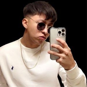 Meet your Posher, Emmanuel